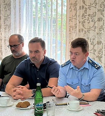 Расширенный прием участников СВО и членов их семей провели в Мартыновском районе