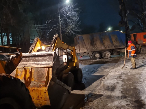 В Ростове израсходовали за ночь почти 600 тонн противогололедных средств