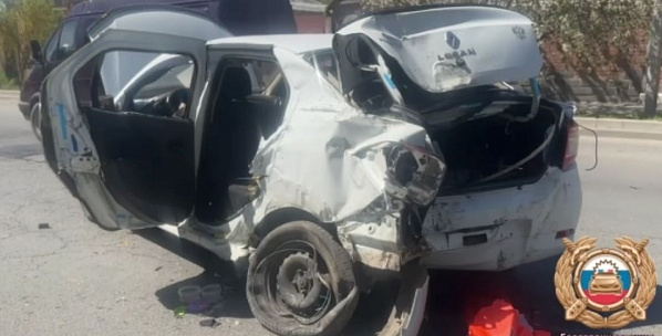 Жительница Ростова погибла в автокатастрофе с участием такси и автобуса