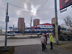 В Ростове-на-Дону на переходе бетономешалка сбила девочку