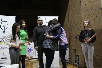 В третий раз она - первая