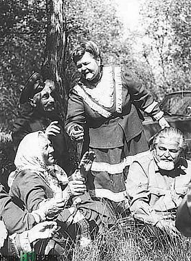 На сцене – хор имени Анны Забазновой