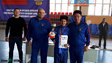 На татами – «перначата»...