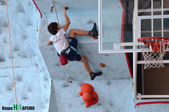 Надеемся только на крепость рук…