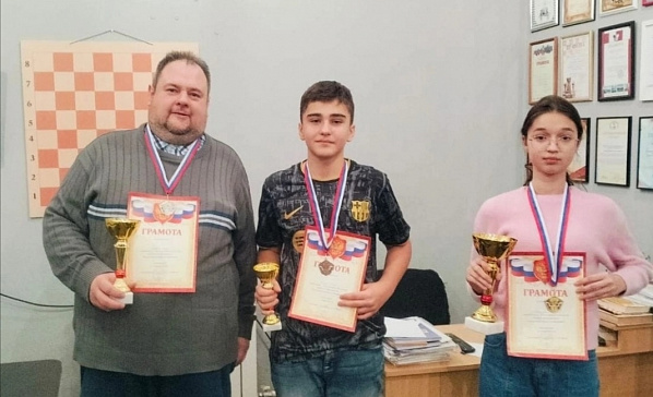 В ростовской шахматной школе «Наставник» провели серию рождественских турниров