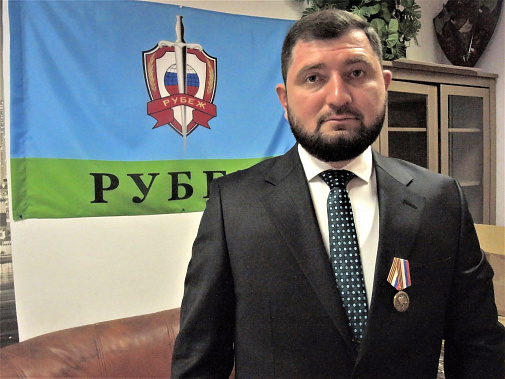  Поздравили ростовского политолога Алима Батова