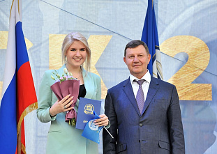 В ДГТУ вручили дипломы лучшим выпускникам