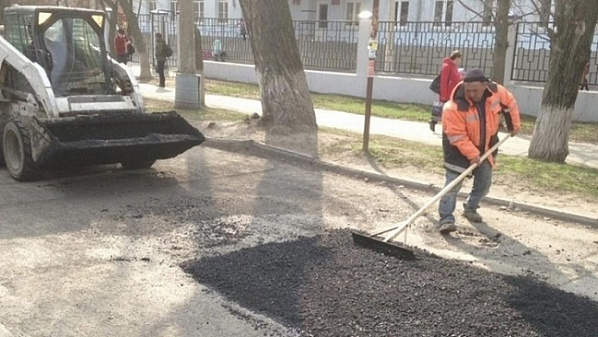 В Ростове включен телефон «горячей линии» для приема сообщений о состоянии городских дорог