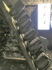 Это тоже старинное подземелье с бутылками.