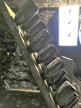 Это тоже старинное подземелье с бутылками.