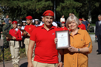 Юные ростовчане получили право носить береты кремлевского полка