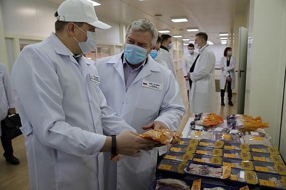 В. Голубев на мясокомбинате 