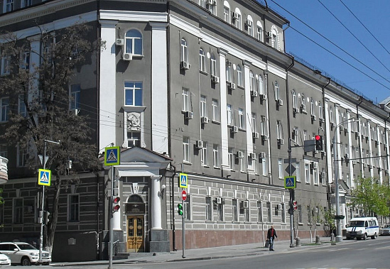 В Ростове будут судить полицейского за мошенничество и хранение наркотиков