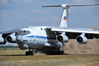 Впервые в ЮВО военно-транспортный самолет посадили на грунт