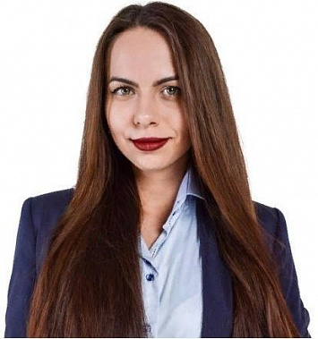 Офисная дева ждет помощи