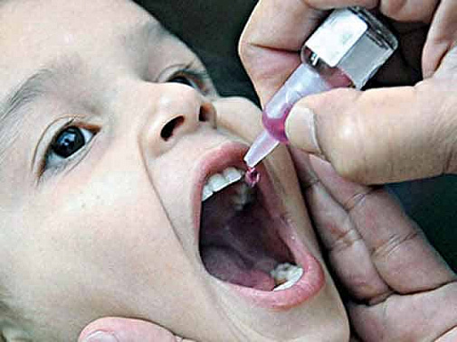 Прививку от полиомиелита по полису ОМС сделают по плану