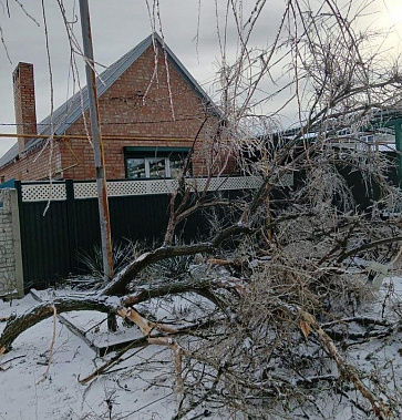 В Зерноградском районе произошло аварийное отключение электроснабжения