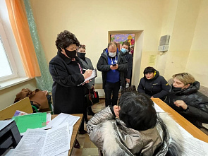 В Ростовской области инвалидов из Донбасса обеспечивают тростями и колясками