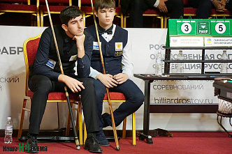 Классики скрестили кии