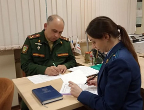 Ростовская область: руководители военной и территориальной прокуратур провели личный приём граждан
