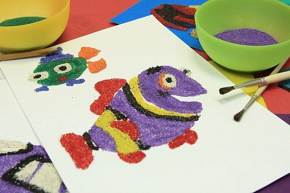 Рисуем цветной солью