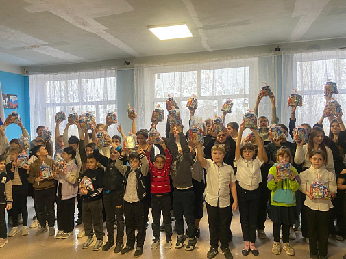 Ученики и педагоги сельской школы Дона получили добрые пожелания и подарки из ... Германии