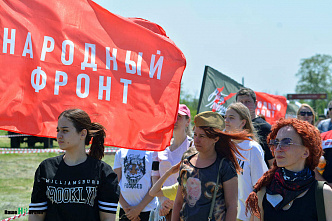 со стрельбой и питанием