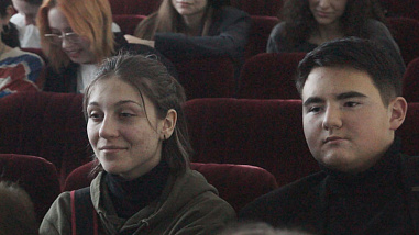 В Ростове показали моноспектакль «Про то сказ, как Егор мир спас»