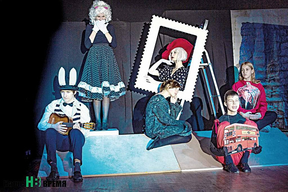 Победитель прошлого года спектакль «Маленькие сказки», поставленный Светланой Федоровой (Театр-студия «Солнечный ветер» Дворца творчества детей и молодежи, школы № 86 имени Дмитрия Пескова).