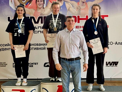Донские студенты завоевали награды чемпионата страны по вольной борьбе