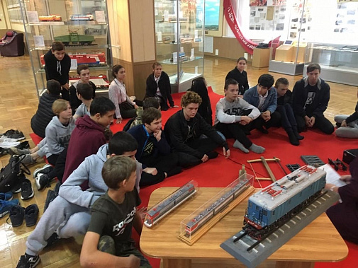 Десятки моделей локомотивов, уникальные фотографии и другие экспонаты музея ждут посетителей