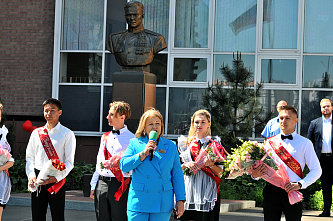 25 05 2024 Последний звонок в ростовской школе №75