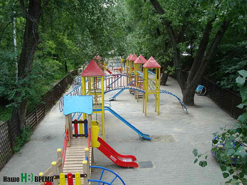 Ростов, парке Вити Черевичкина, детская площадка, детский городок, поломка, ремонт