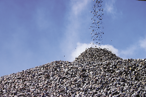 Красносулинская фирма производила щебень на сельскохозяйственных землях