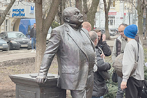 Ростовский депутат предложил обсуждать установку памятников с жителями города