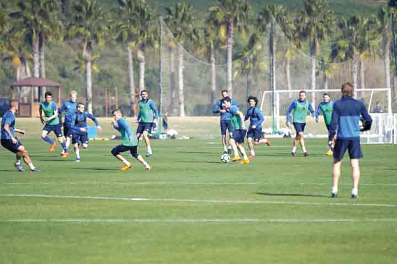 Норвежские парни в Испании есть