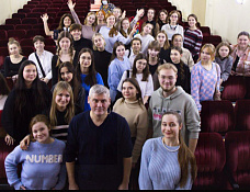 В Ростове показали моноспектакль «Про то сказ, как Егор мир спас»