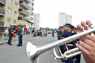 30 молодых офицеров в Ростове получили жилье