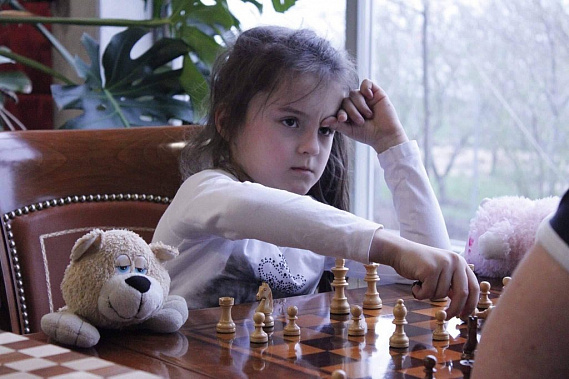 Трехкратная чемпионка Европы-2017 по шахматам Эвита ЧЕРЕПАНОВА: «Я – всегда с Победой. Моя мама – Виктория!»