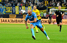 В первом полуфинальном матче розыгрыша Кубка России  футболисты «Ростова» уступили питерскому «Зениту»