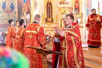 В Каменском храме прошла служба с сурдопереводом