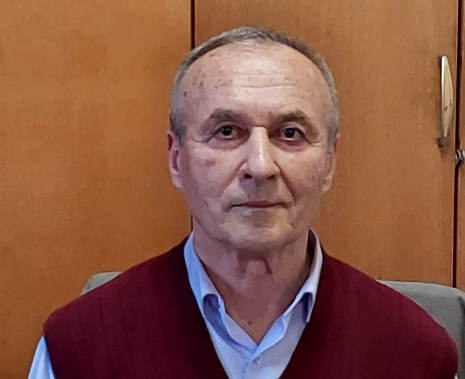 Сотрудник Роскомнадзора Валерий Давыдов отмечает юбилей