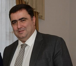 Экс-главу Первомайского района Ростова обвиняют в превышении полномочий