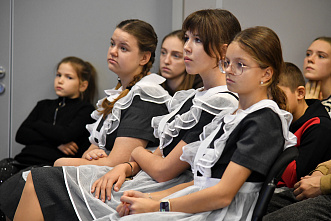 18 11 2025 Встреча донских школьников с олимпийским чемпионом Александром Легковым