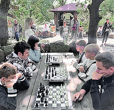 В парке птиц «Малинки» впервые провели шахматный рапид.