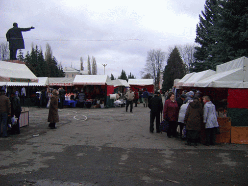 Крепить дружбу… рублем