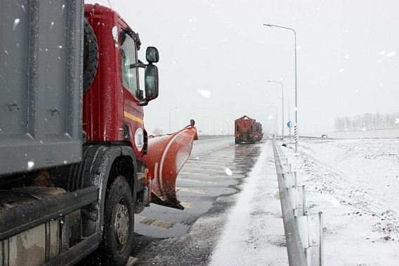 Ночной снегопад и похолодание пока не привели к осложнению обстановки на донских дорогах