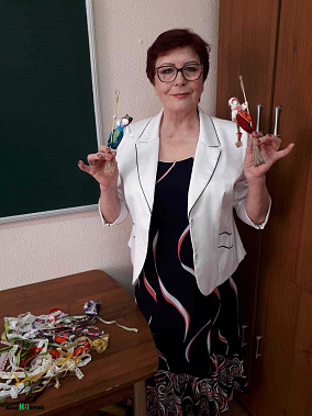 Любовь Носова с бабками-ежками