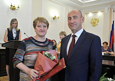 Наградили работников текстильной и легкой промышленности