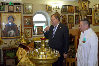 Пациентов окружного военного госпиталя №1602 навестили донские депутаты